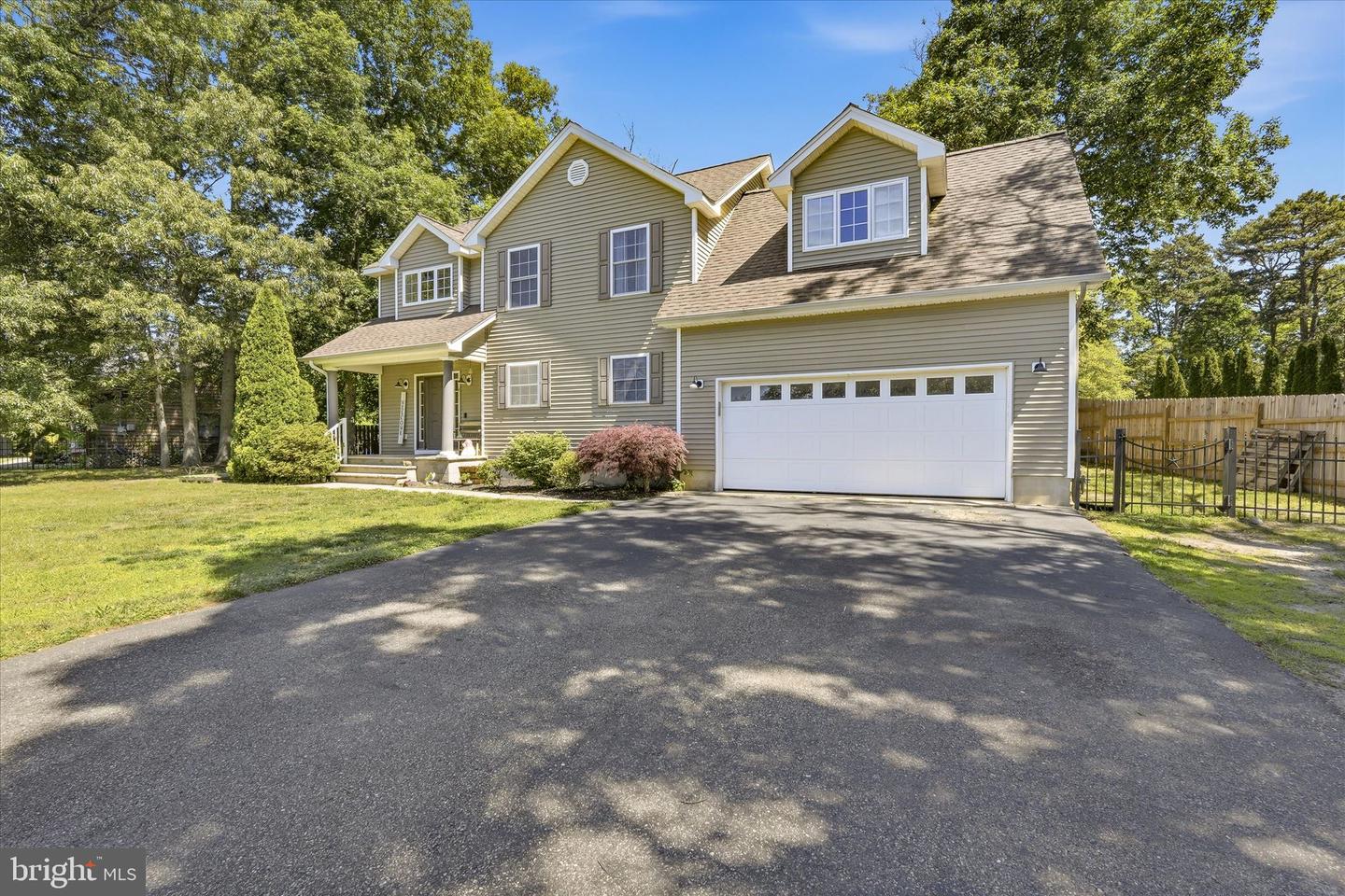 4 Greenbriar Dr — photo