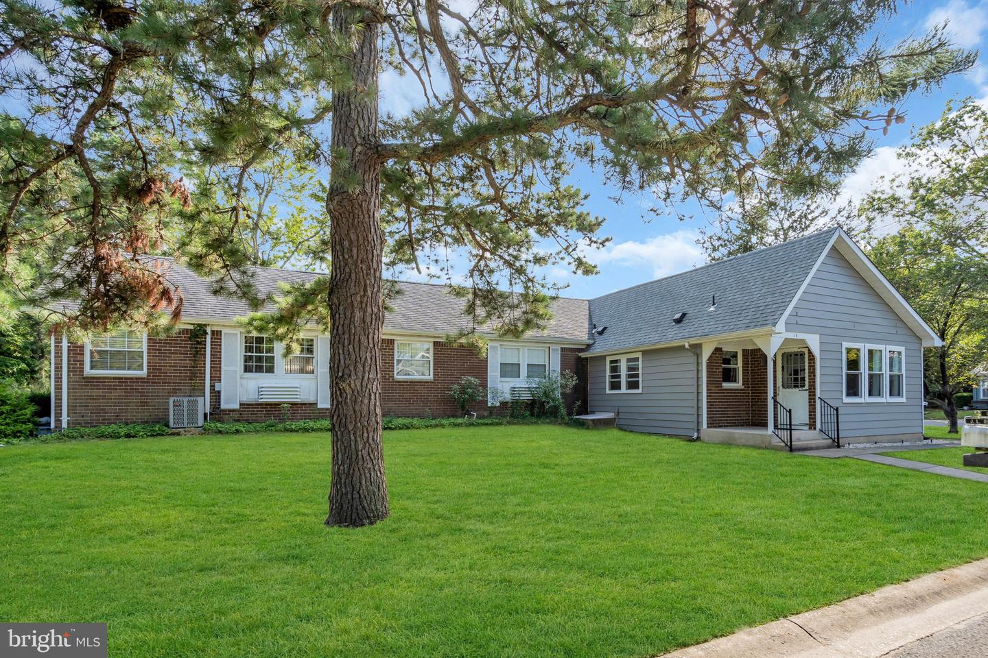 1B Hale Ln — photo