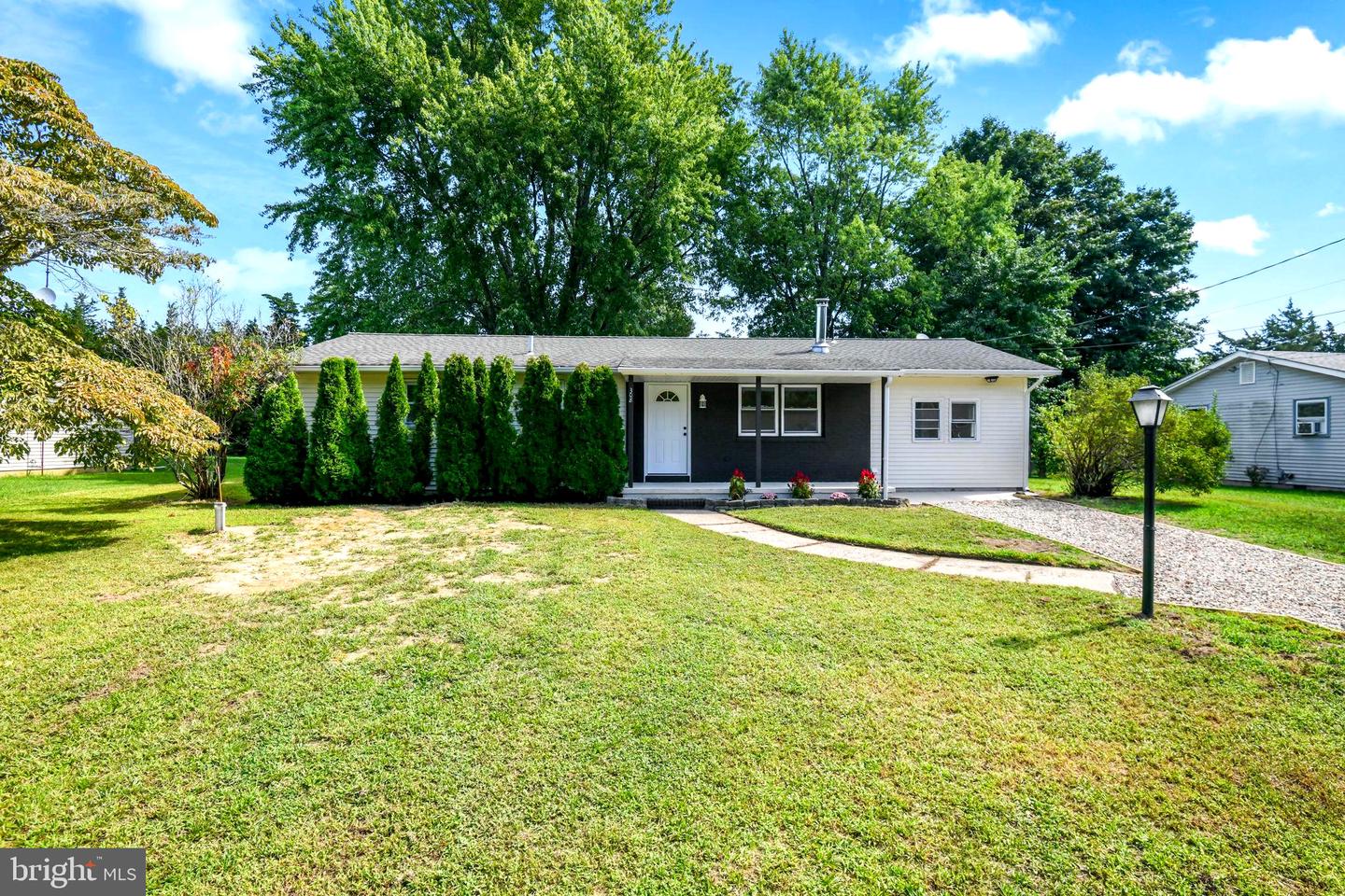 308 Ash Rd — photo