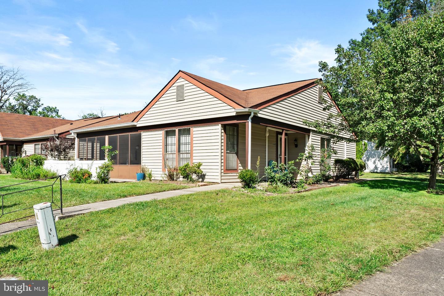 668-C Farrington Ct — photo