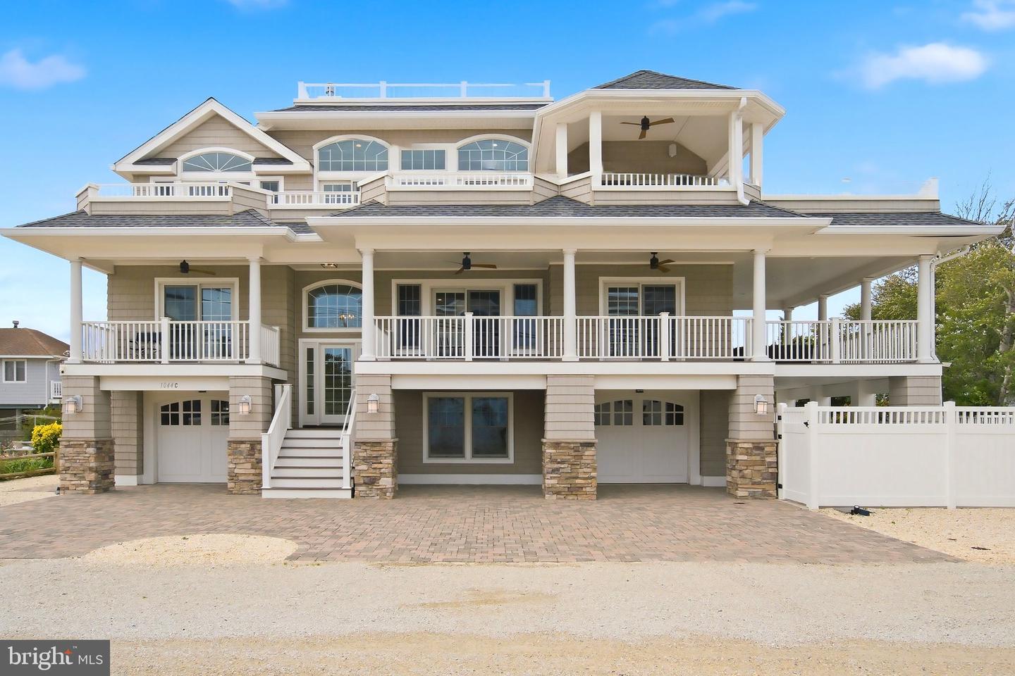 1044 Long Beach Blvd #C — photo