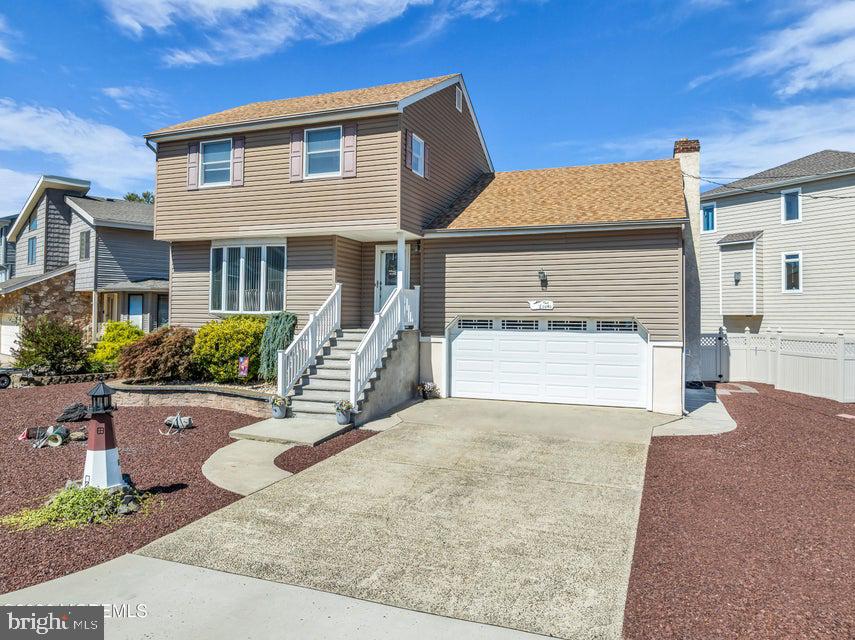 360 Silver Bay Rd — photo