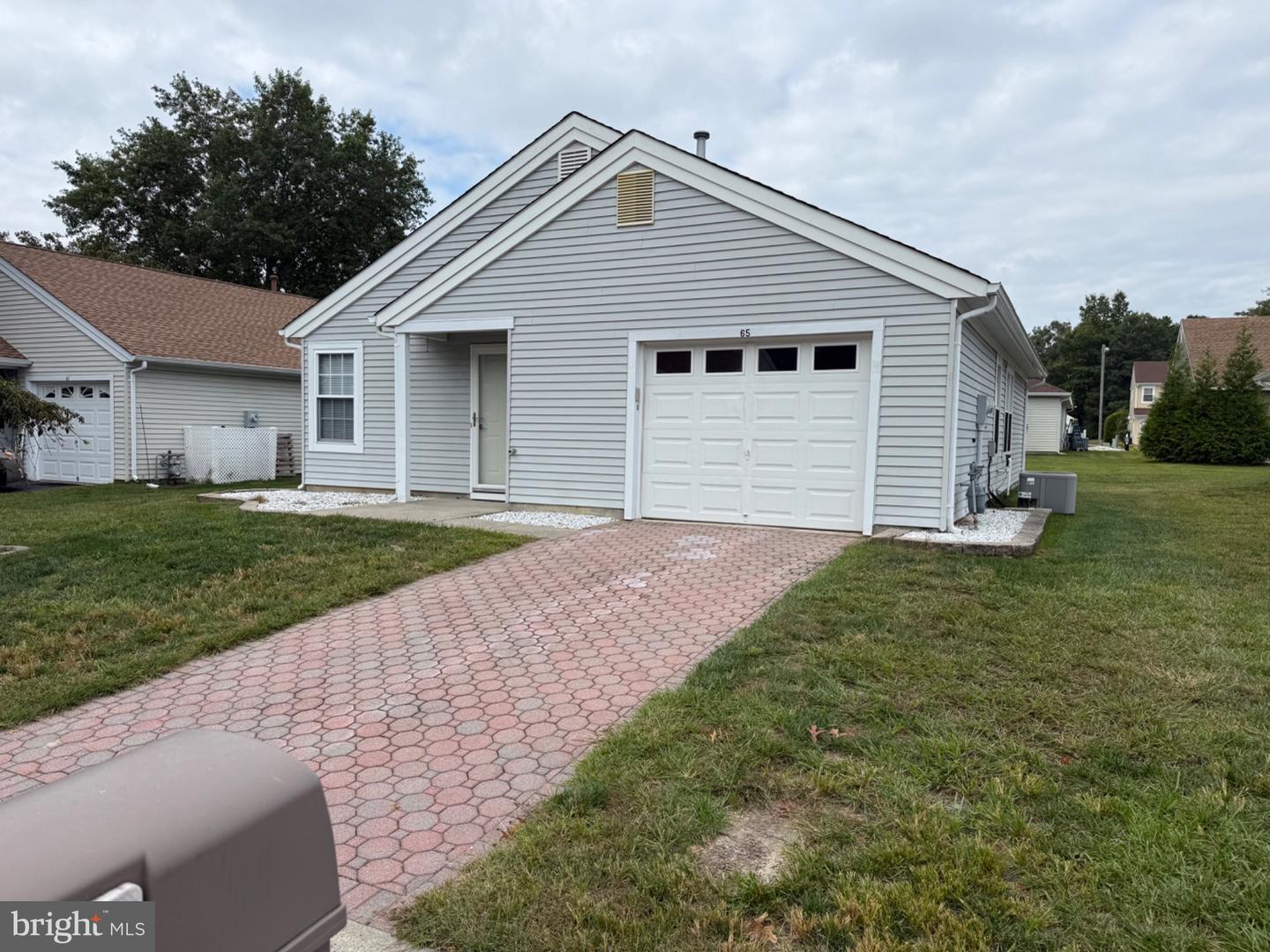 65 Pine Oak Blvd — photo