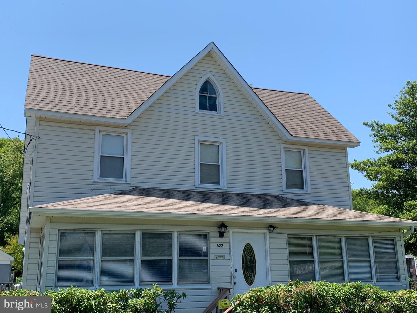 623 E Bay Ave — photo