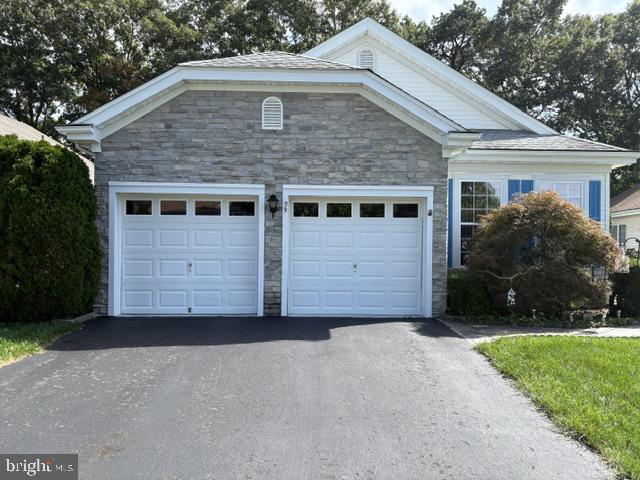 99 Robin Ln — photo