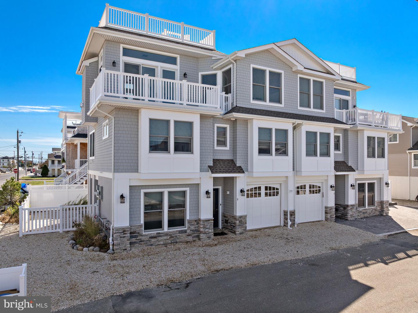 1715 Bay Ter #U-B — photo
