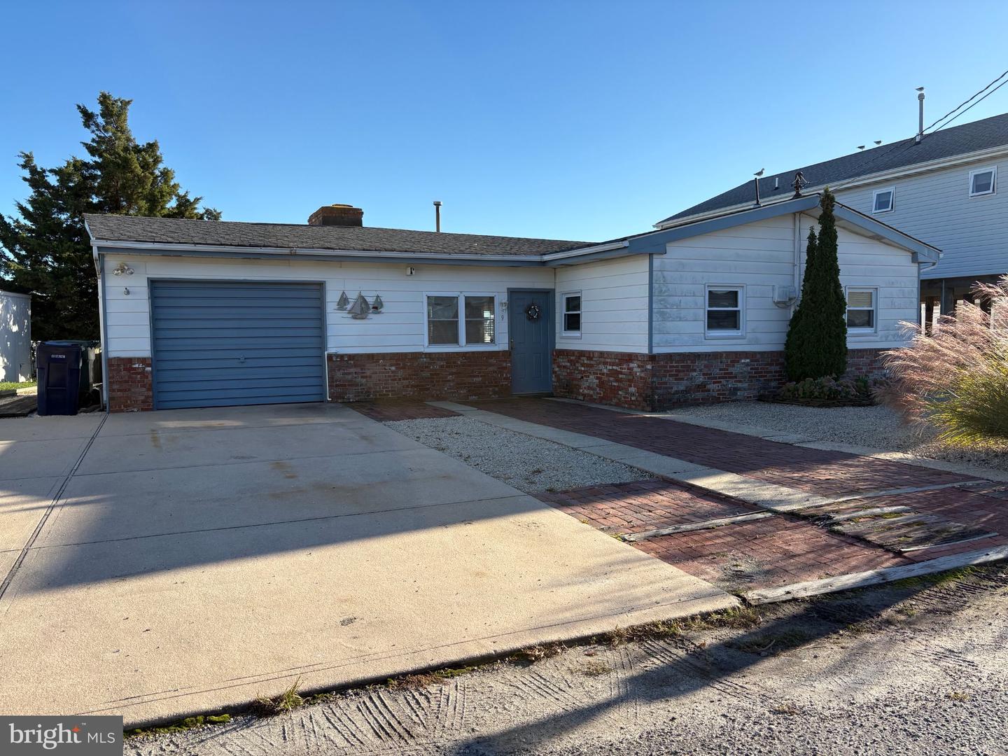 9 W Sail Dr — photo