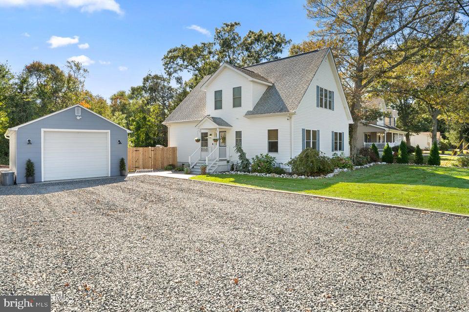 10 Pennsylvania Ave — photo