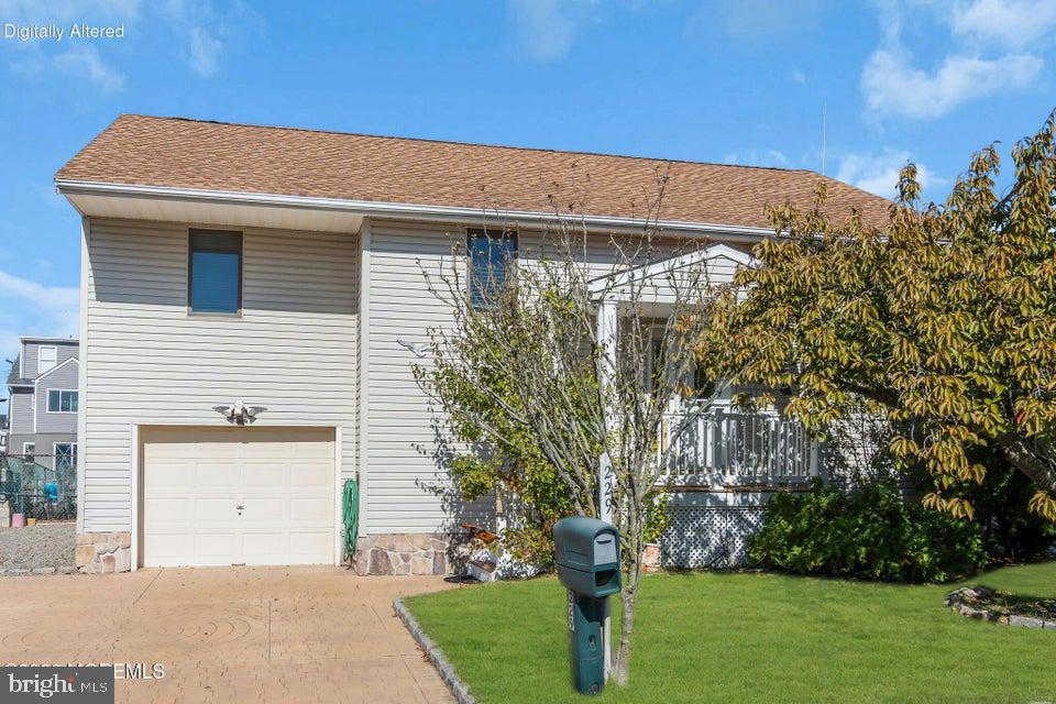 229 Pine Dr — photo