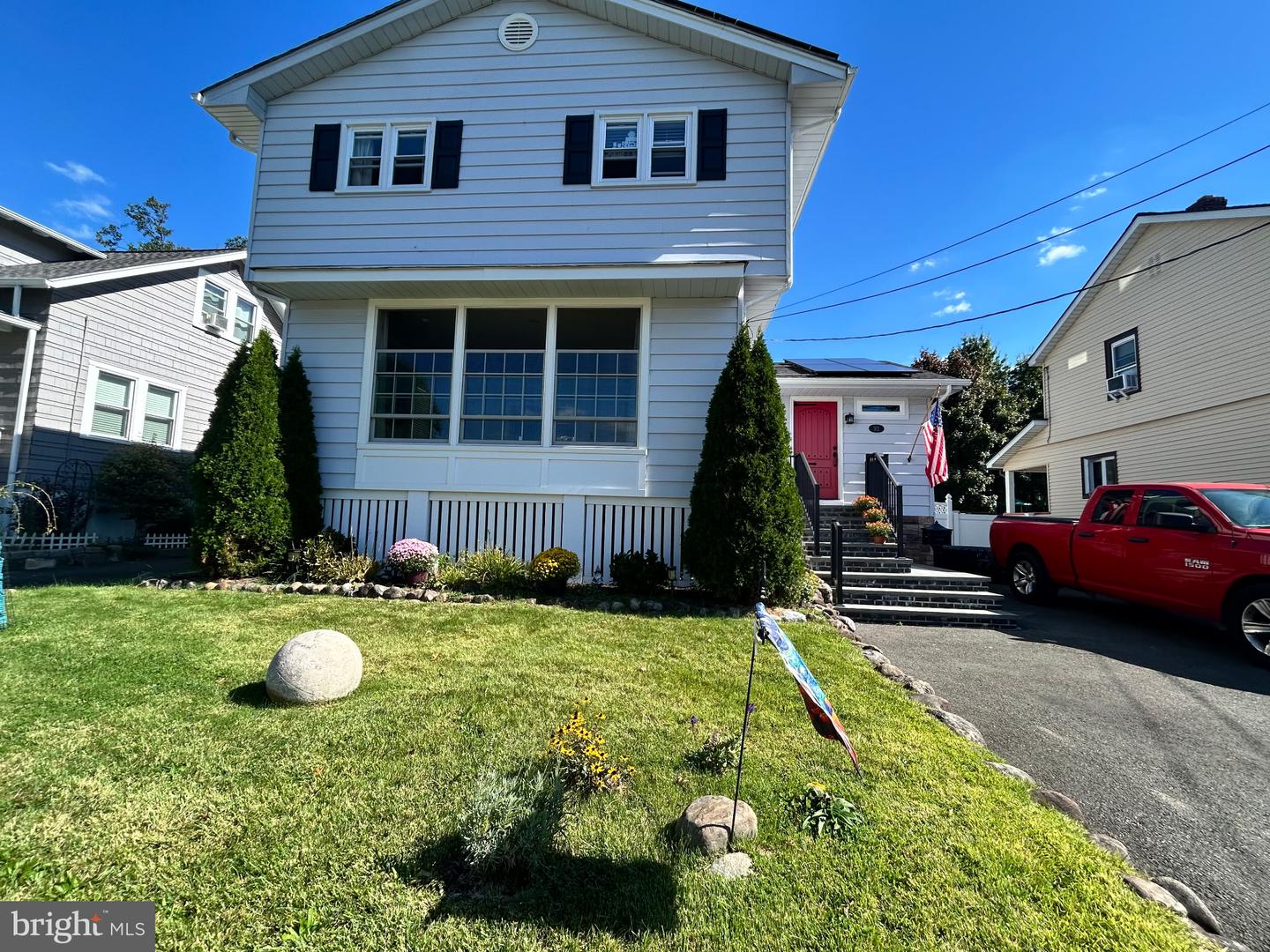 92 Bradford Ave — photo