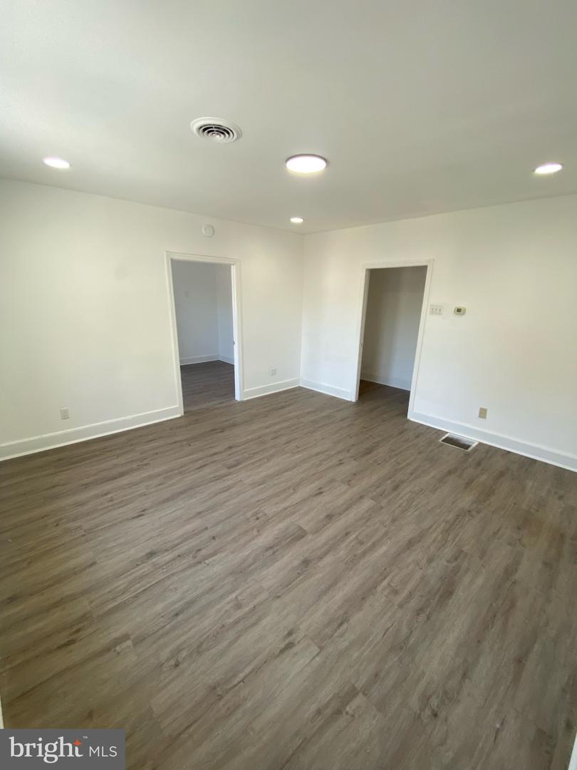 196-198 E Broadway, Salem, NJ 08079 — photo 2