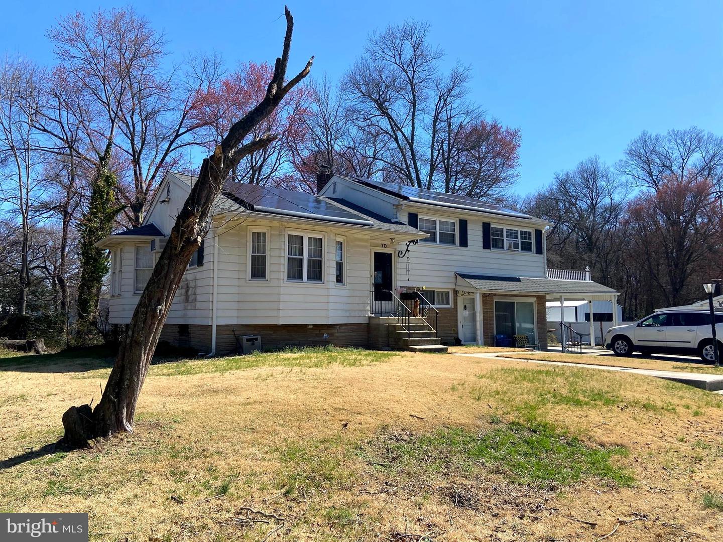 70 Locust Ave — photo