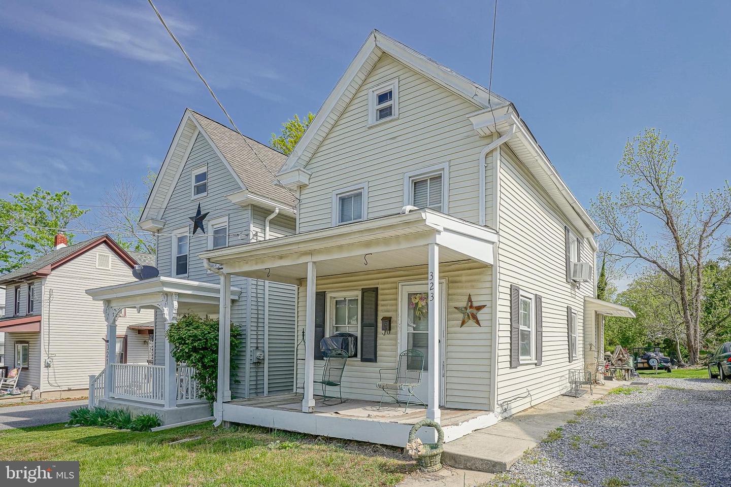 323 S Main St — photo