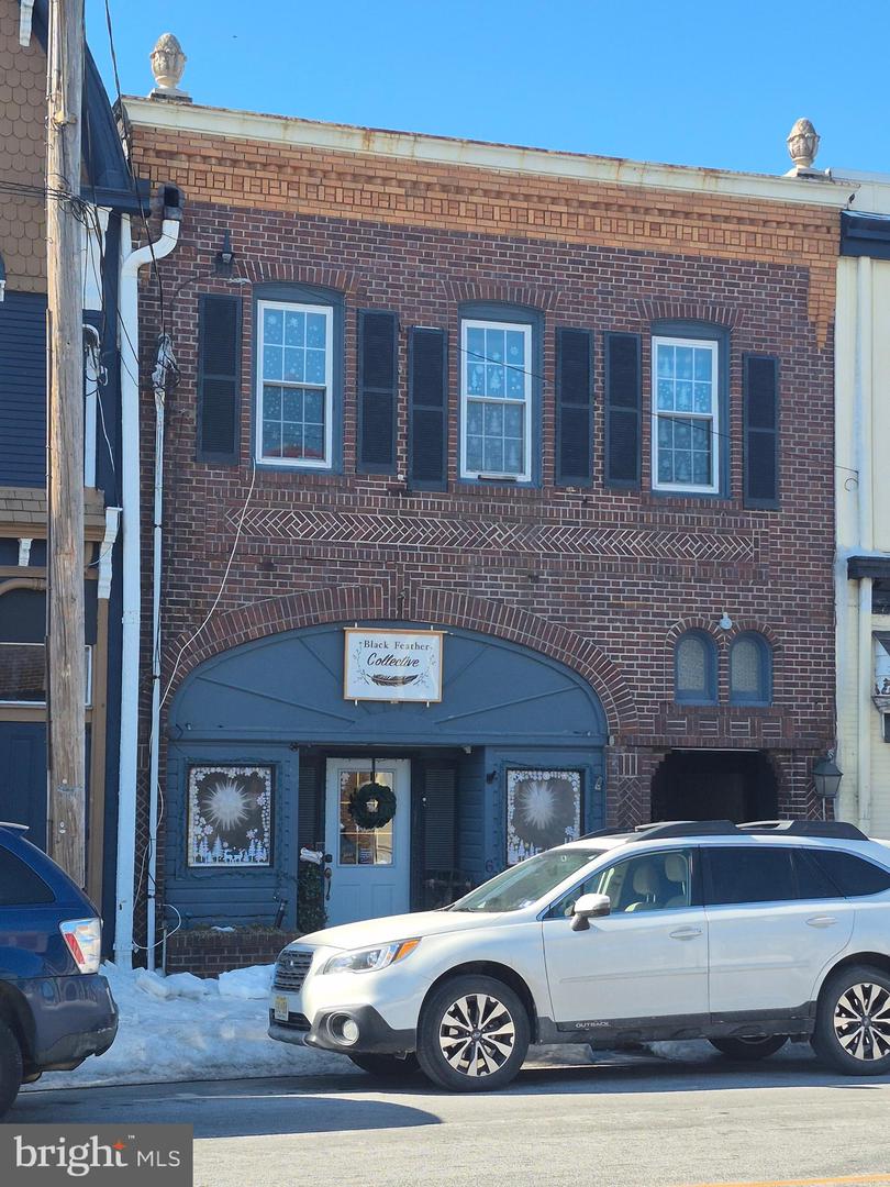 6 S Main St — photo