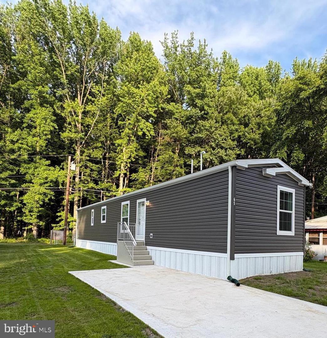 65 Forest Dr — photo