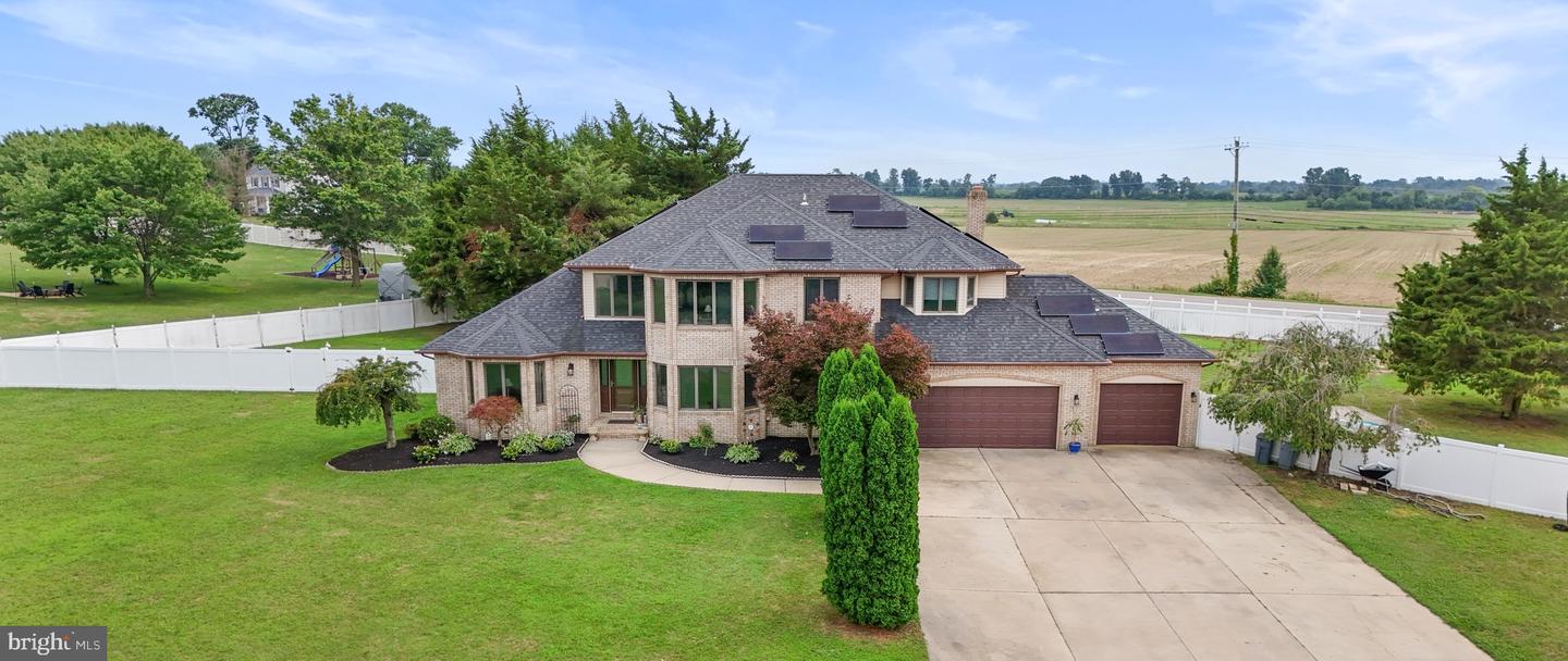 15 W Hickory Ln — photo