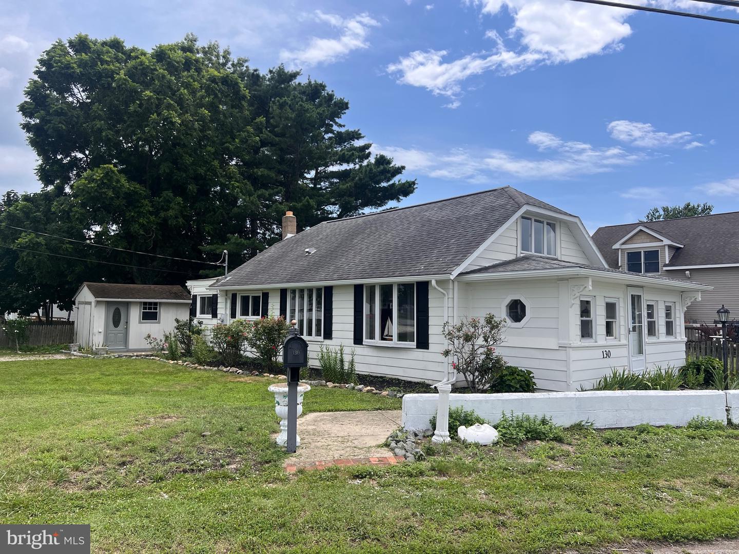 130 Riviera Dr — photo