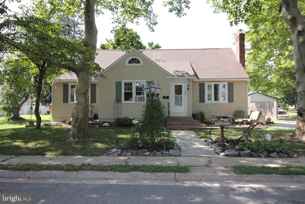 308 Pine St — photo