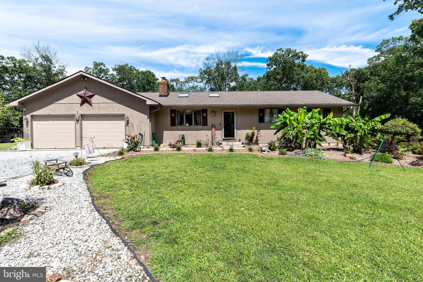 32 Richards Dr — photo