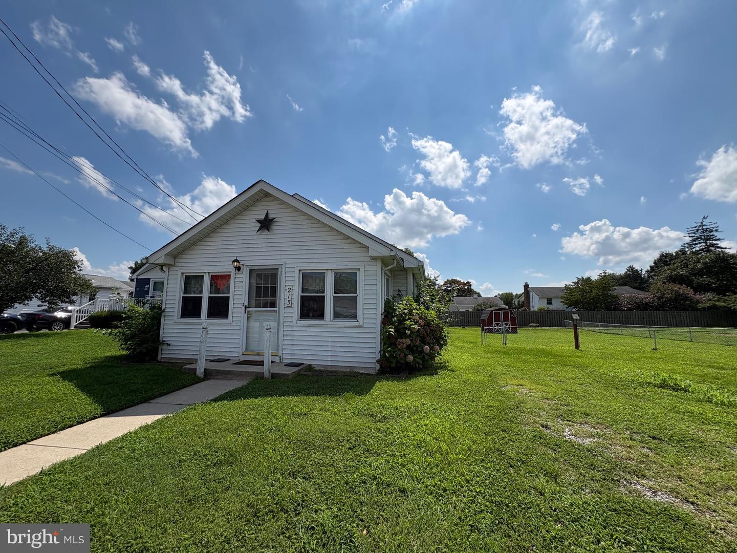 215 Highland Ave — photo
