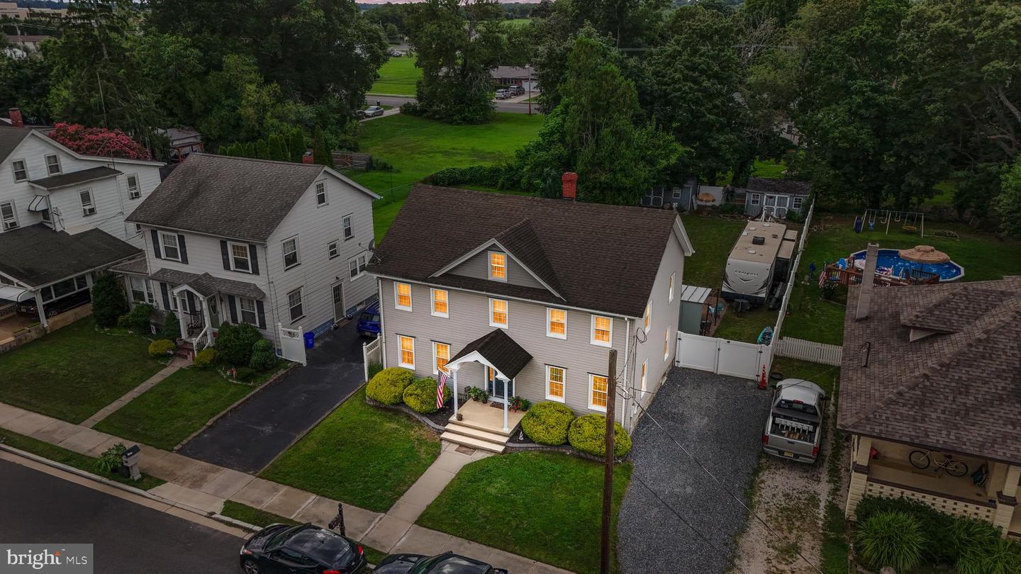 317 Broad St — photo