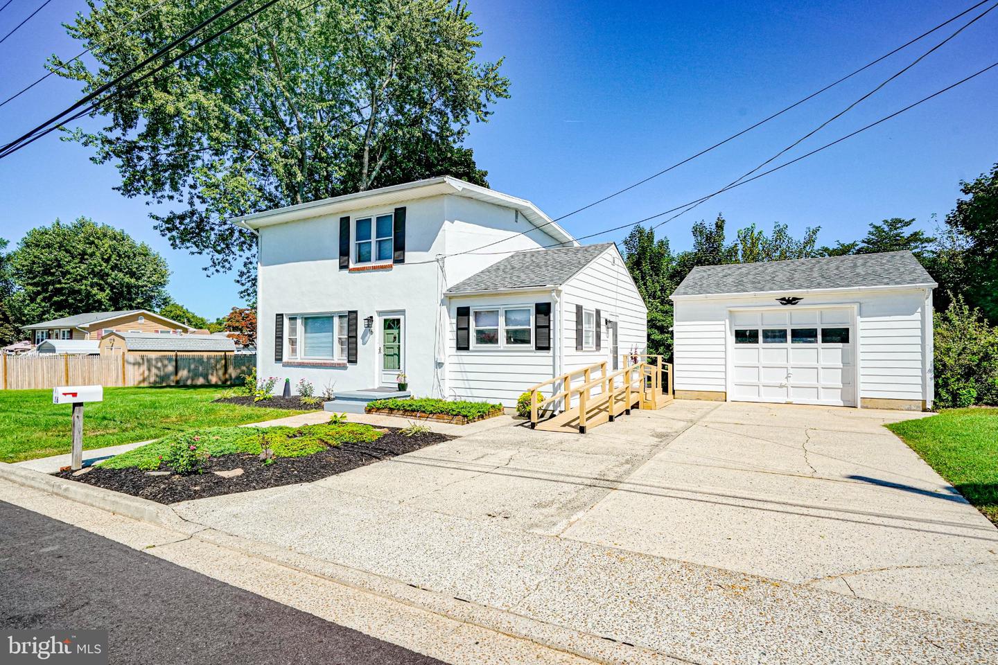 16 Eaton Rd — photo