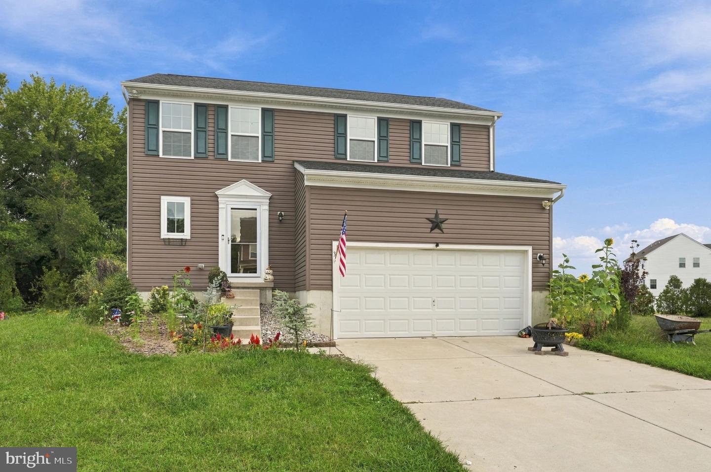 3 Lake Cir — photo