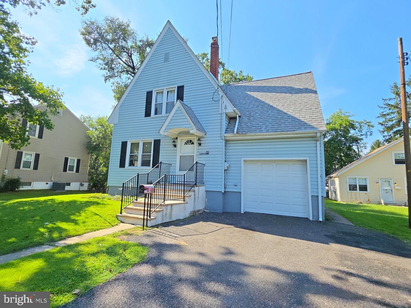 85 Locust Ave — photo