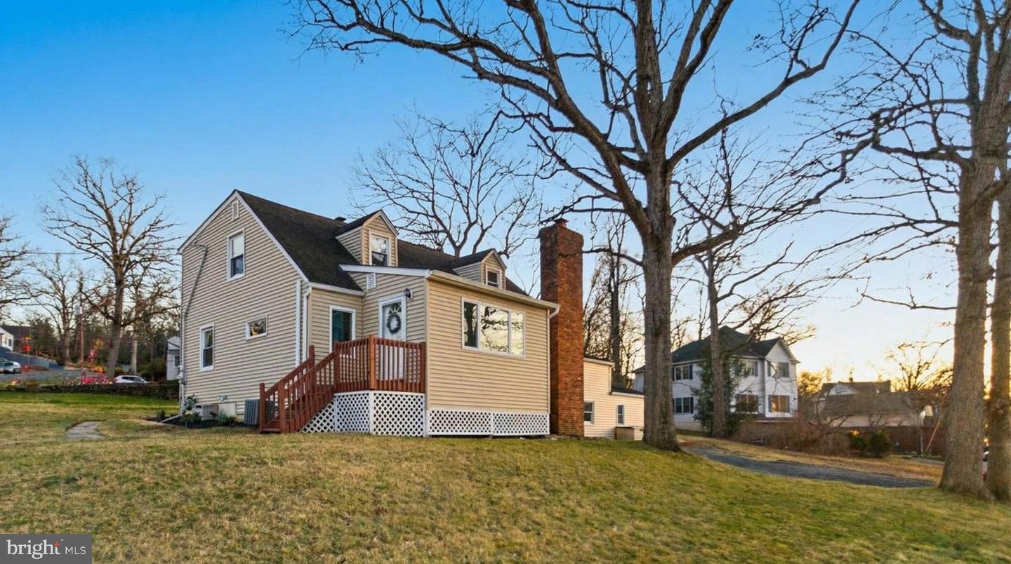 83 Mountain Blvd — photo