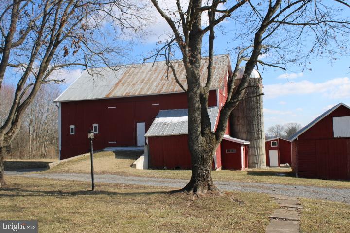 740 Bermudian Creek Rd #Barns — photo