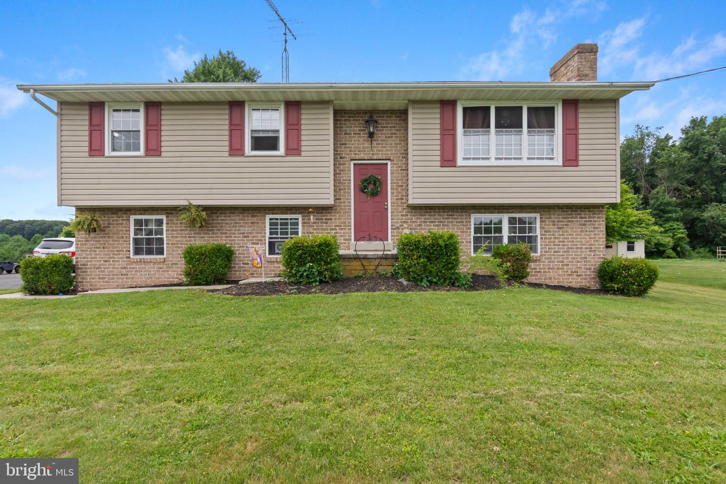 185 Pine Grove Road, Hanover, PA 17331
