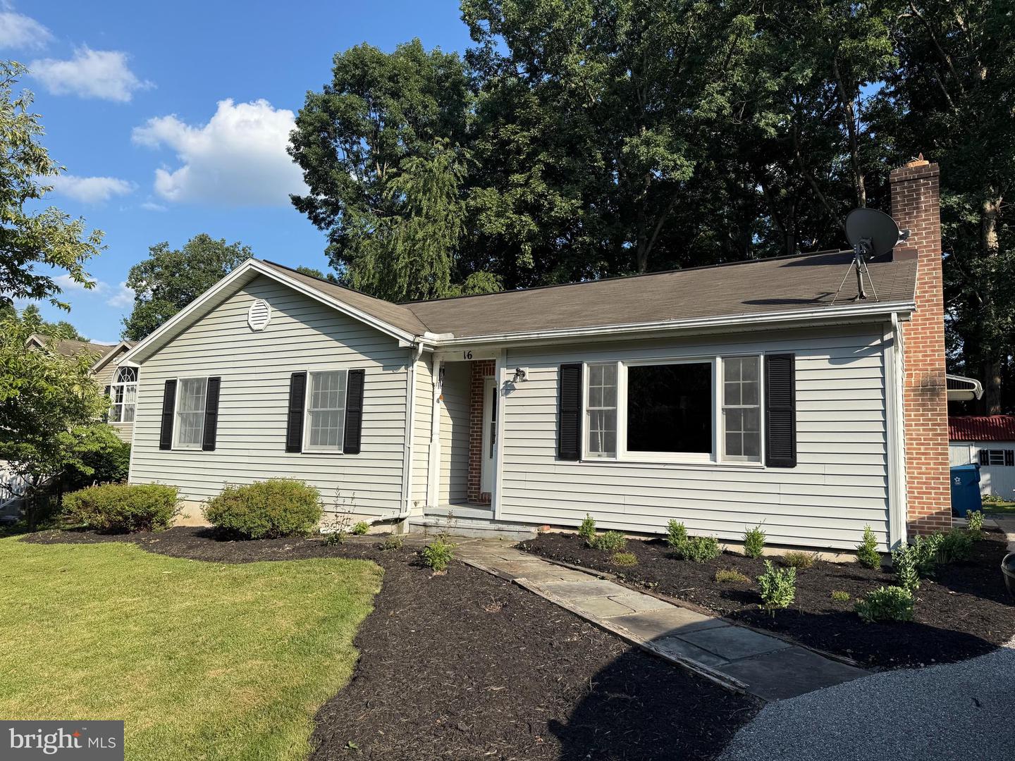 16 Halleck Dr — photo