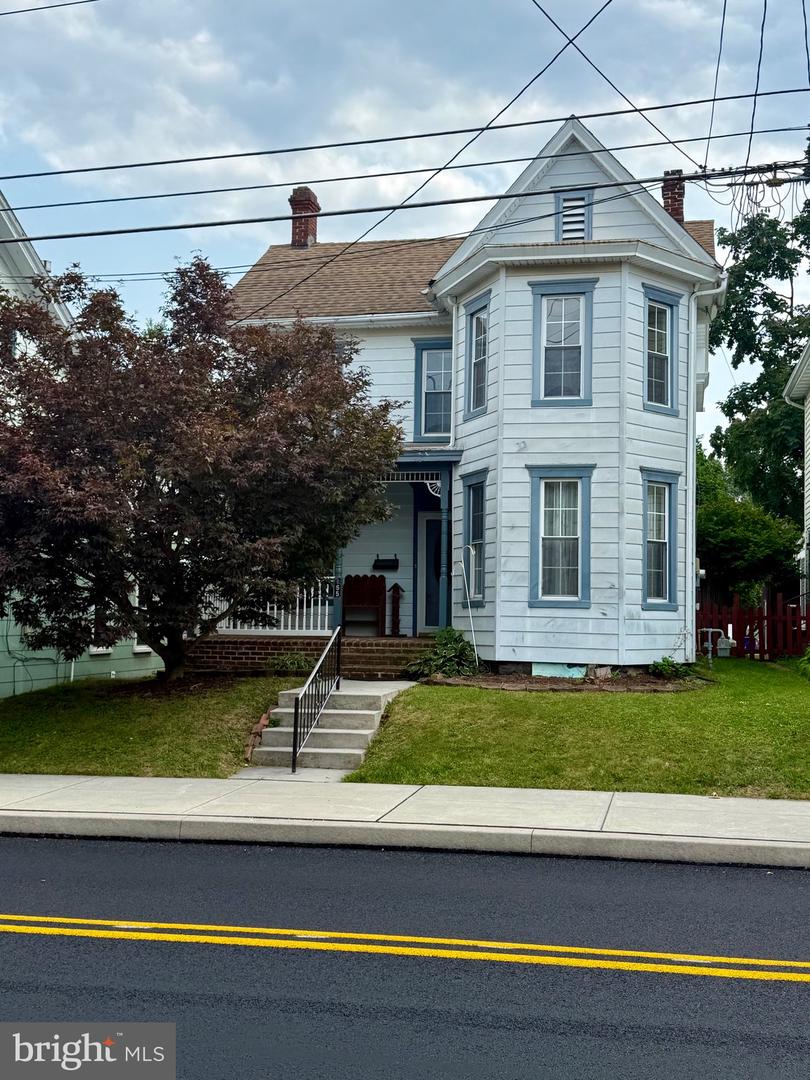155 E Middle St — photo