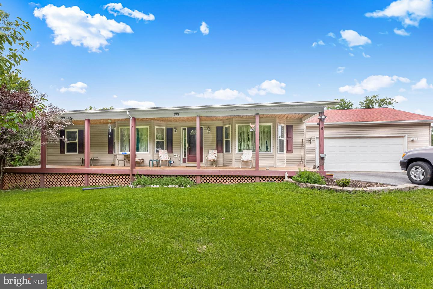 747 McGlaughlin Rd — photo