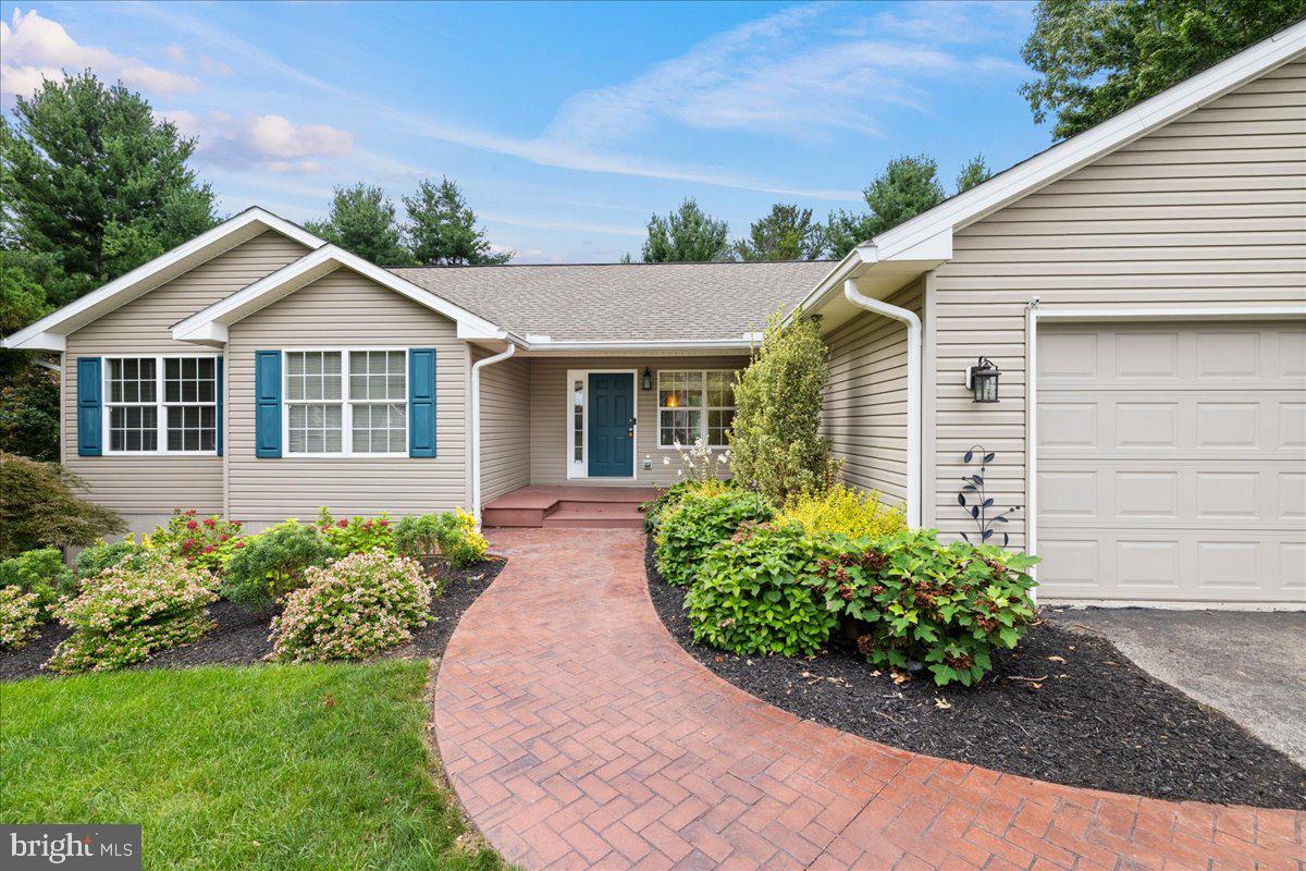 15 Treetop Trl — photo