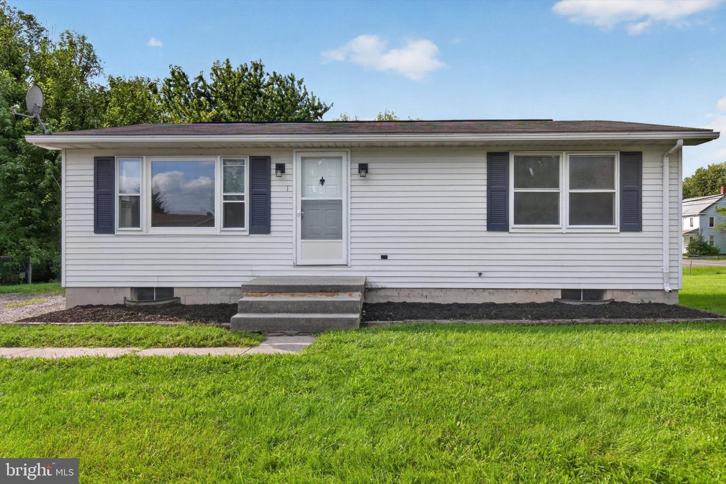 1 Birch Ln — photo