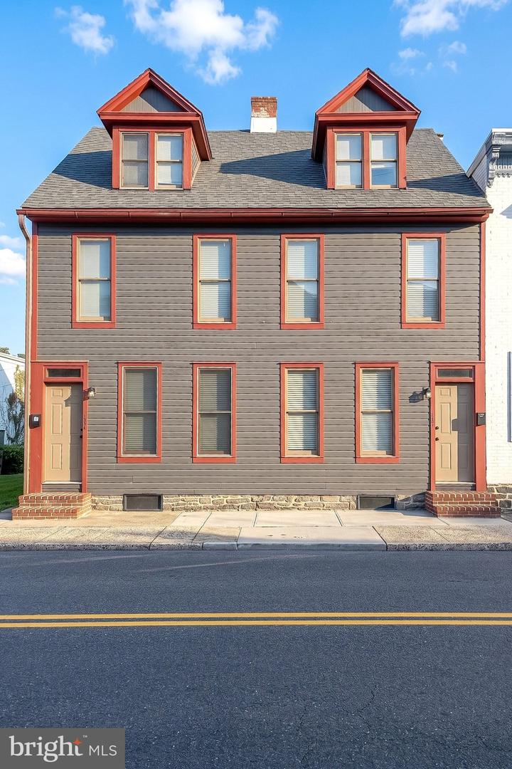 131 W Middle St — photo
