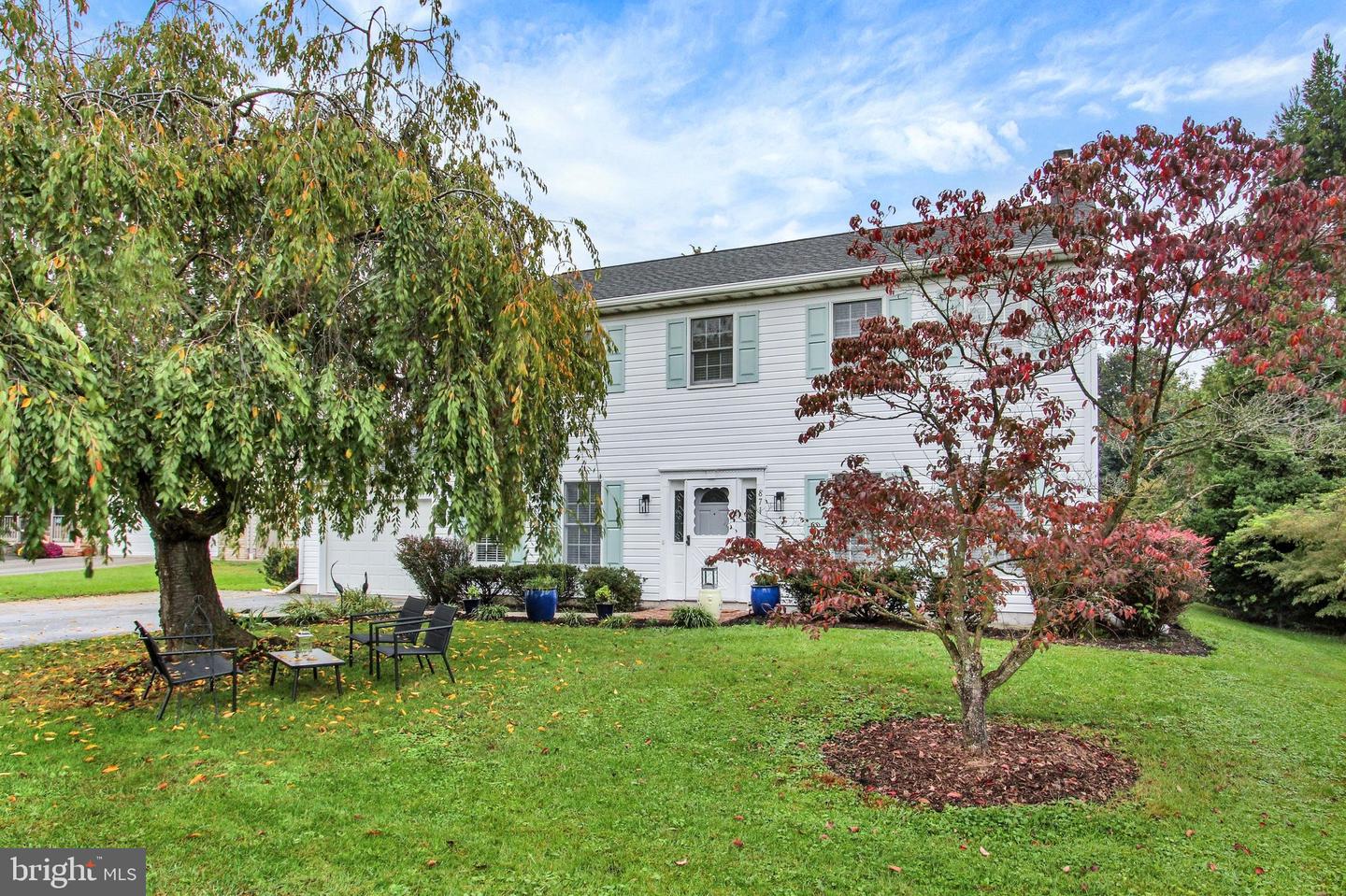 871 Sherman Dr — photo