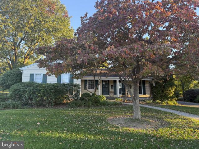 320 Glenwyn Dr — photo