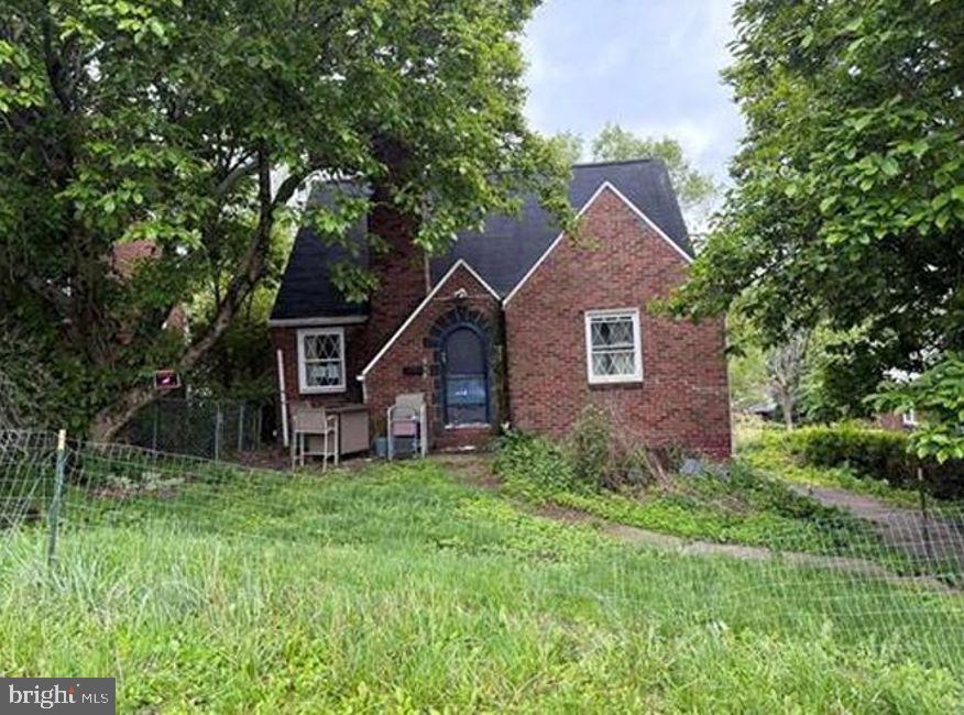 612 Corbin St — photo
