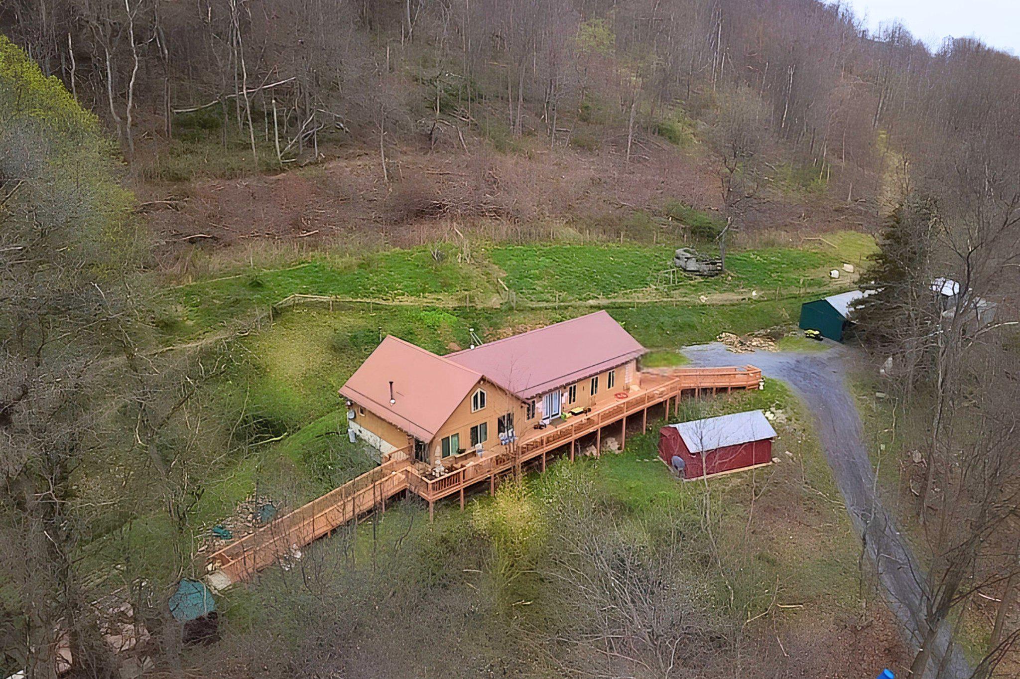 855 Lincoln Highway — photo