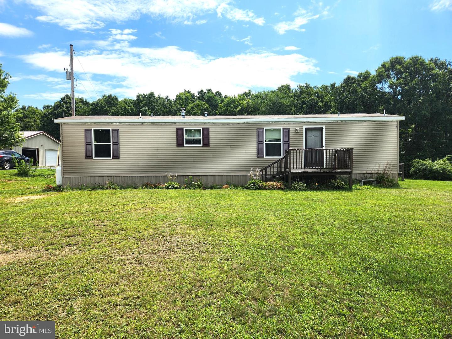 352 W Ridge Rd — photo