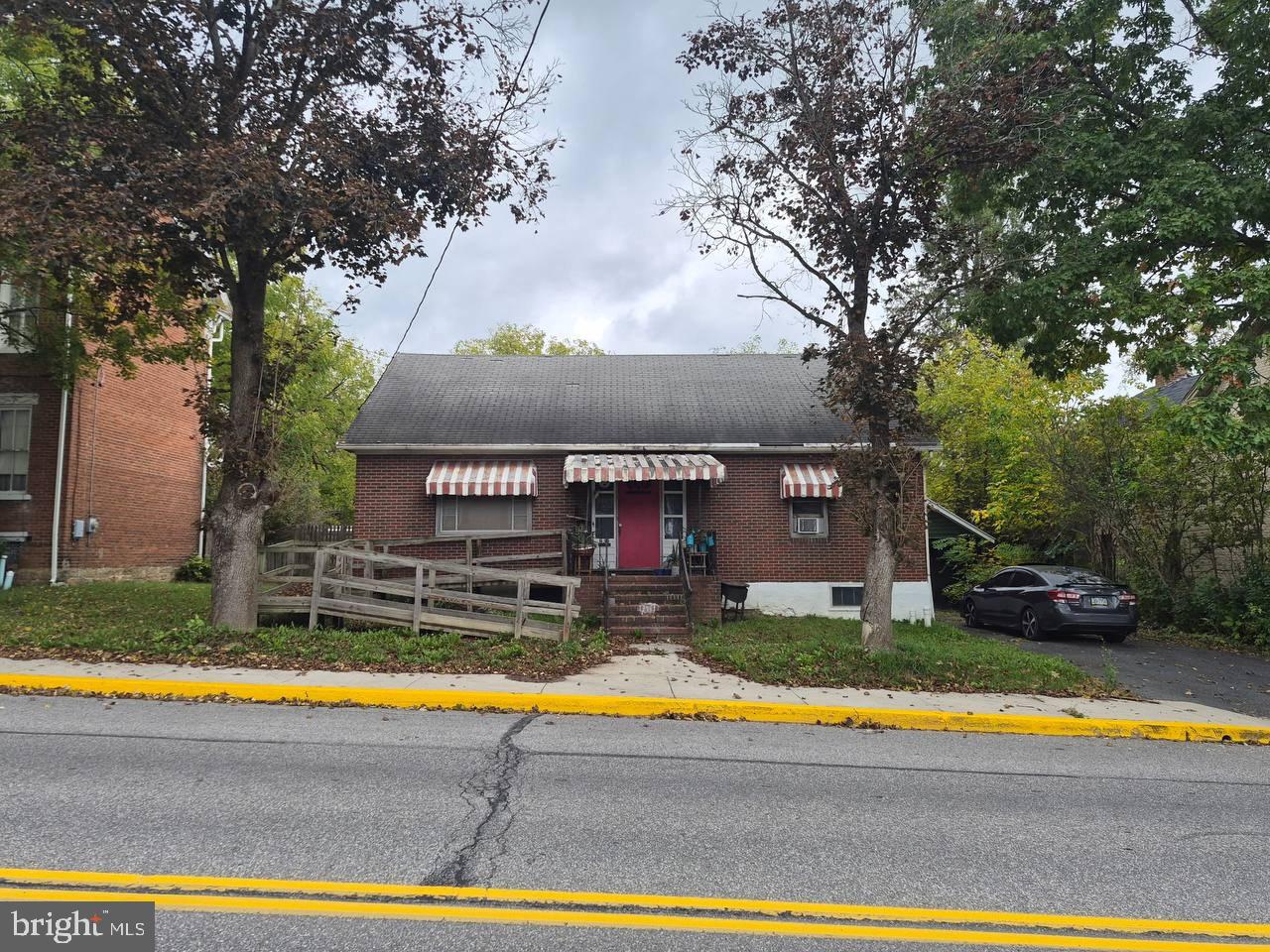 434 W Pitt St — photo