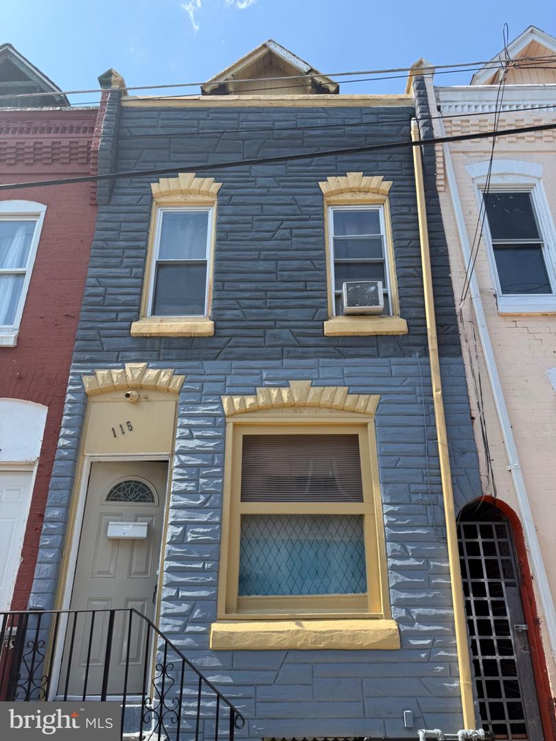115 W Elm St — photo