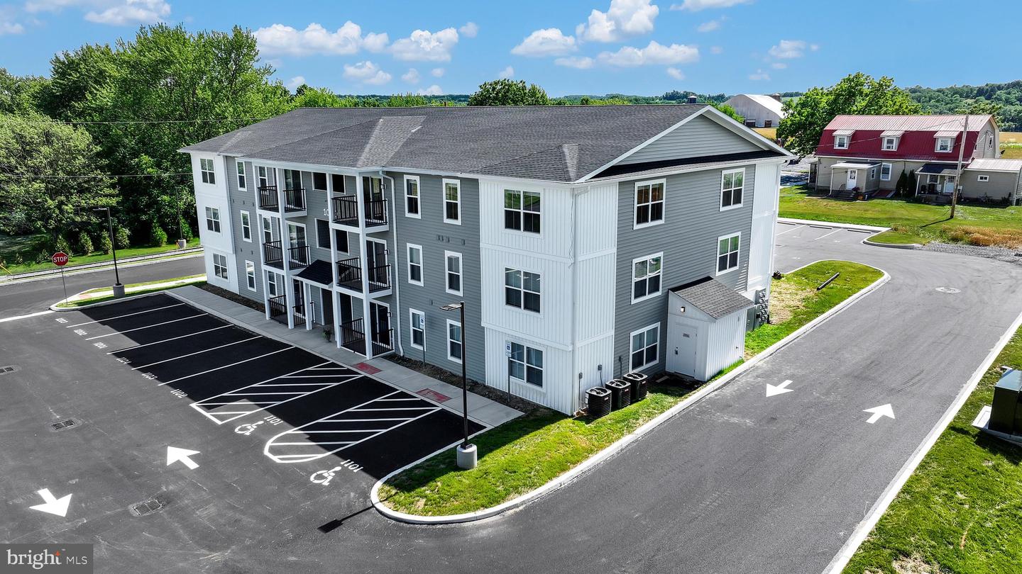 1000 Colby Ln #1101-1304 — photo