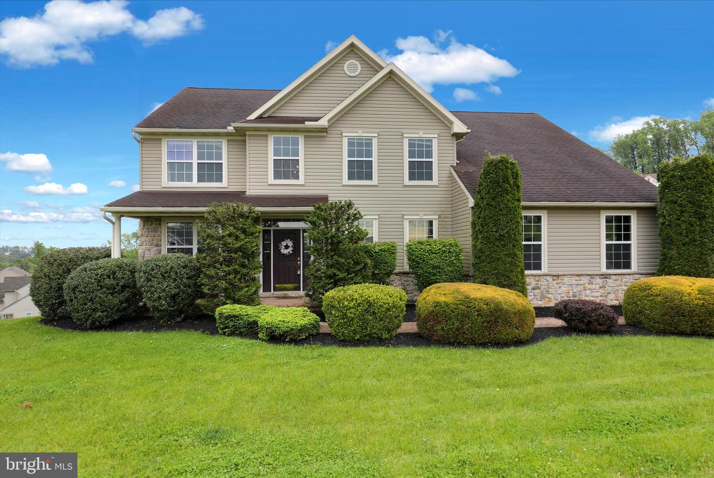 121 Great Bend Way — photo