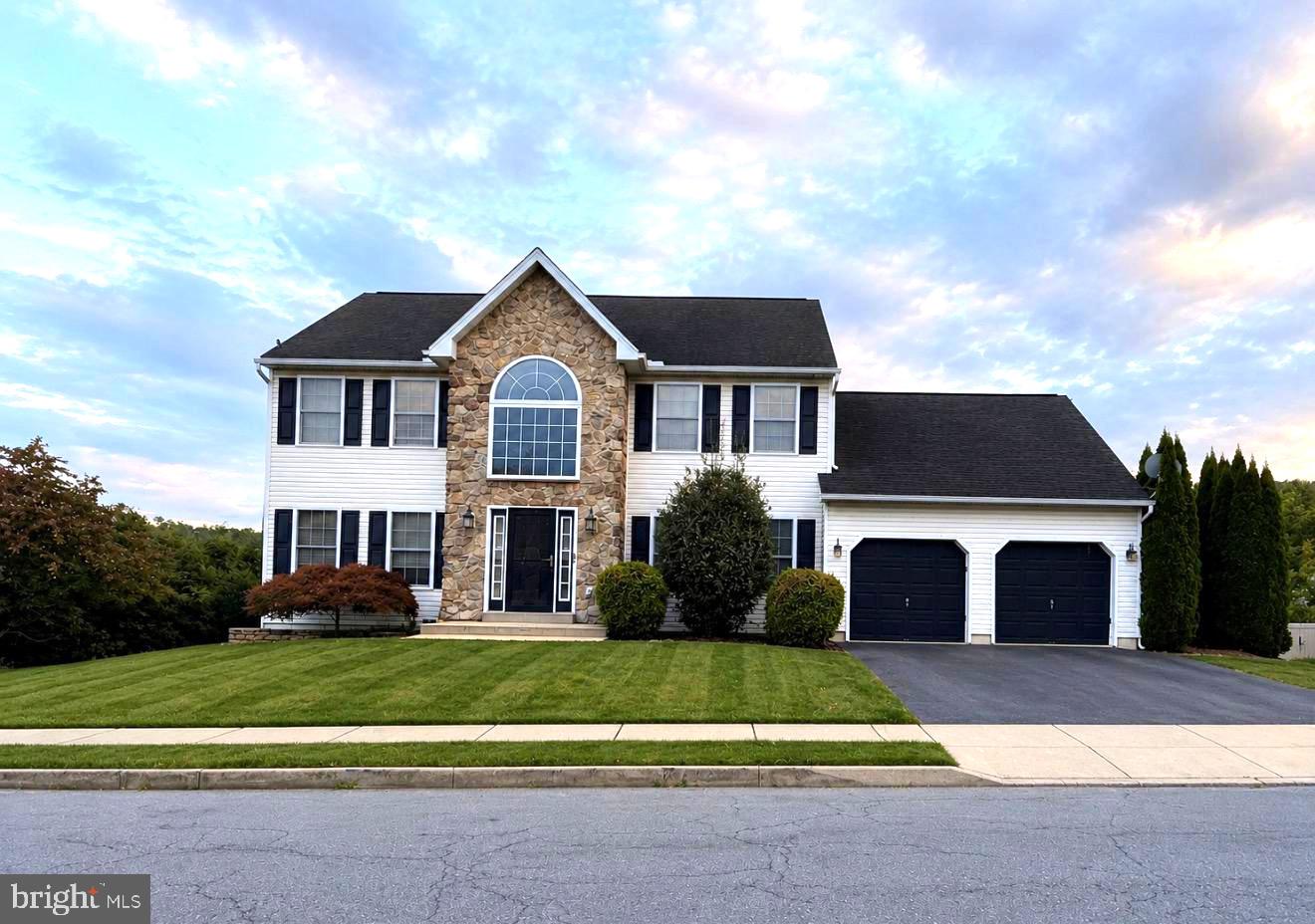 17 Shelly Dr — photo