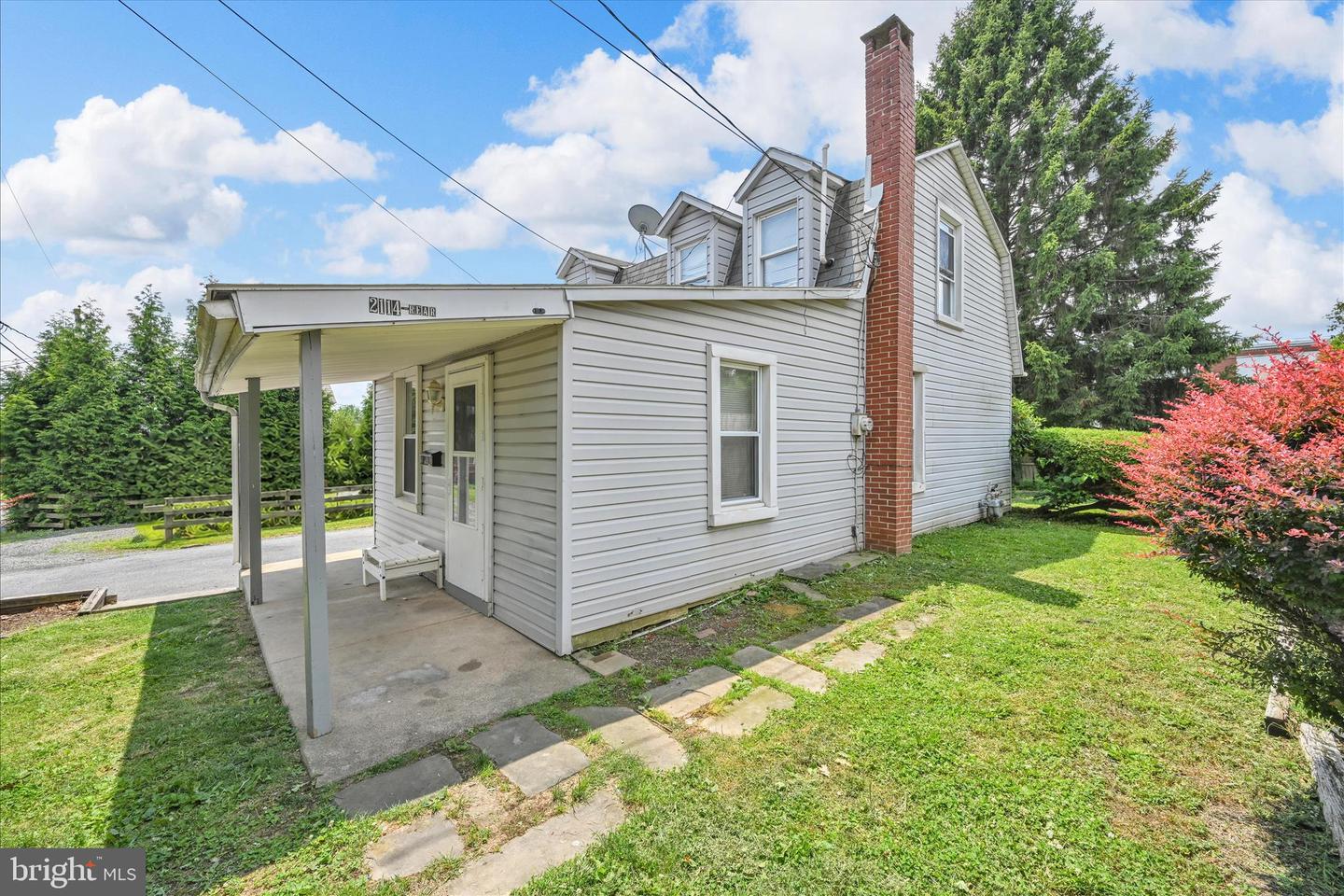 2114 Spring, West Lawn, PA 19609 — photo 3