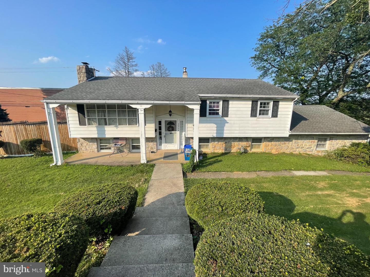 3909 Reiff Pl — photo