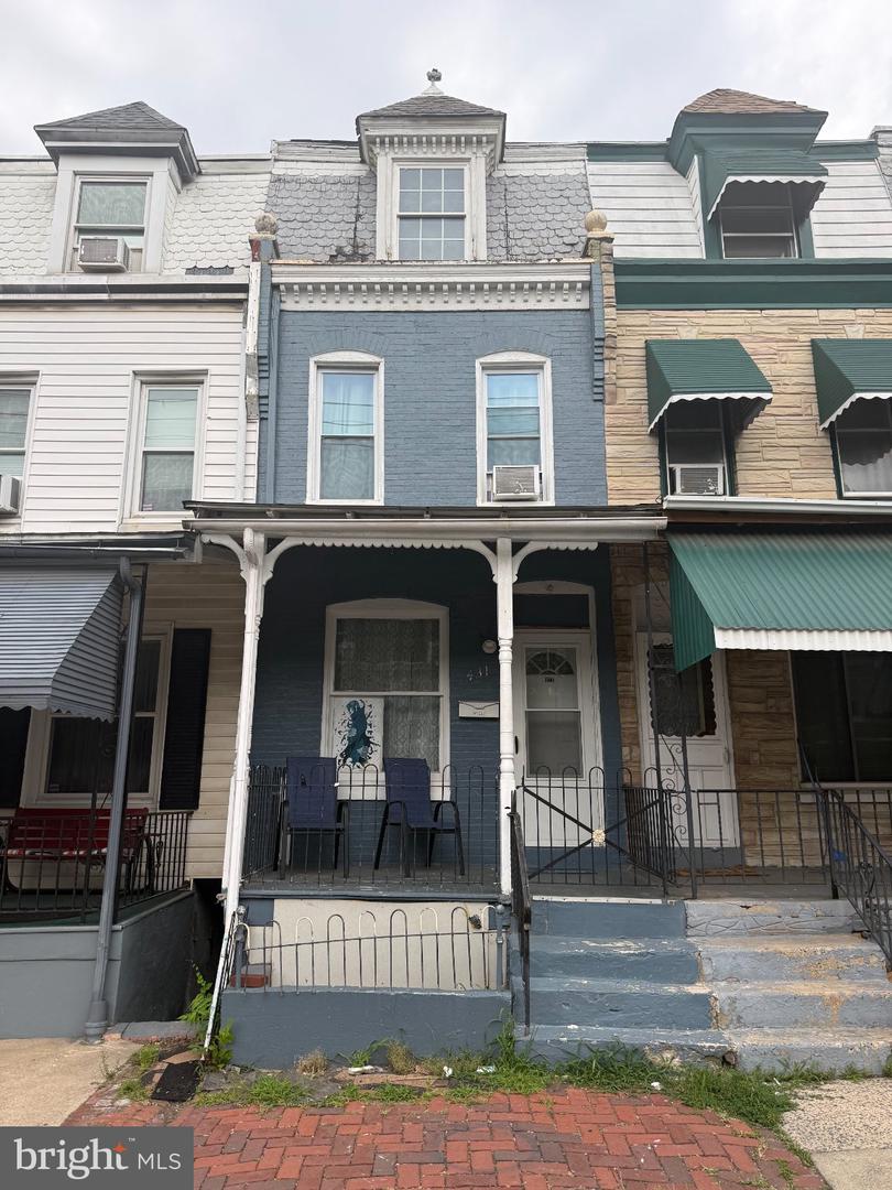 431 W Greenwich St — photo